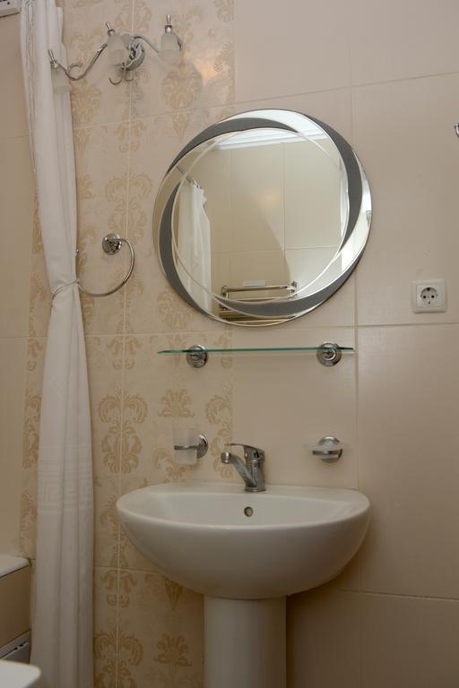 Golden Dragon Aparthotel 비슈케크 외부 사진