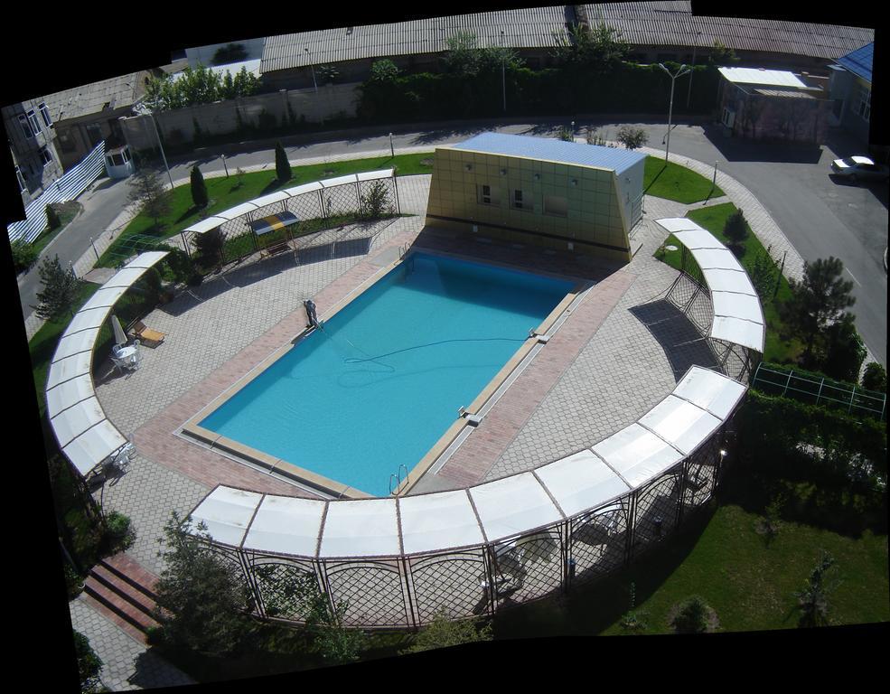 Golden Dragon Aparthotel 비슈케크 외부 사진