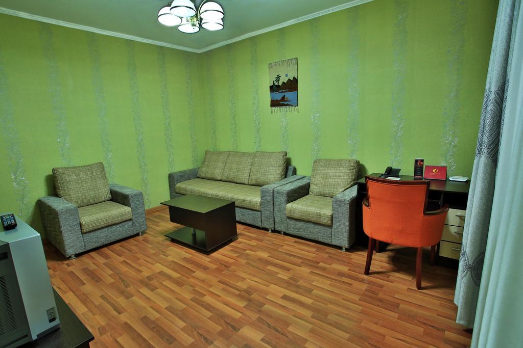 Golden Dragon Aparthotel 비슈케크 객실 사진