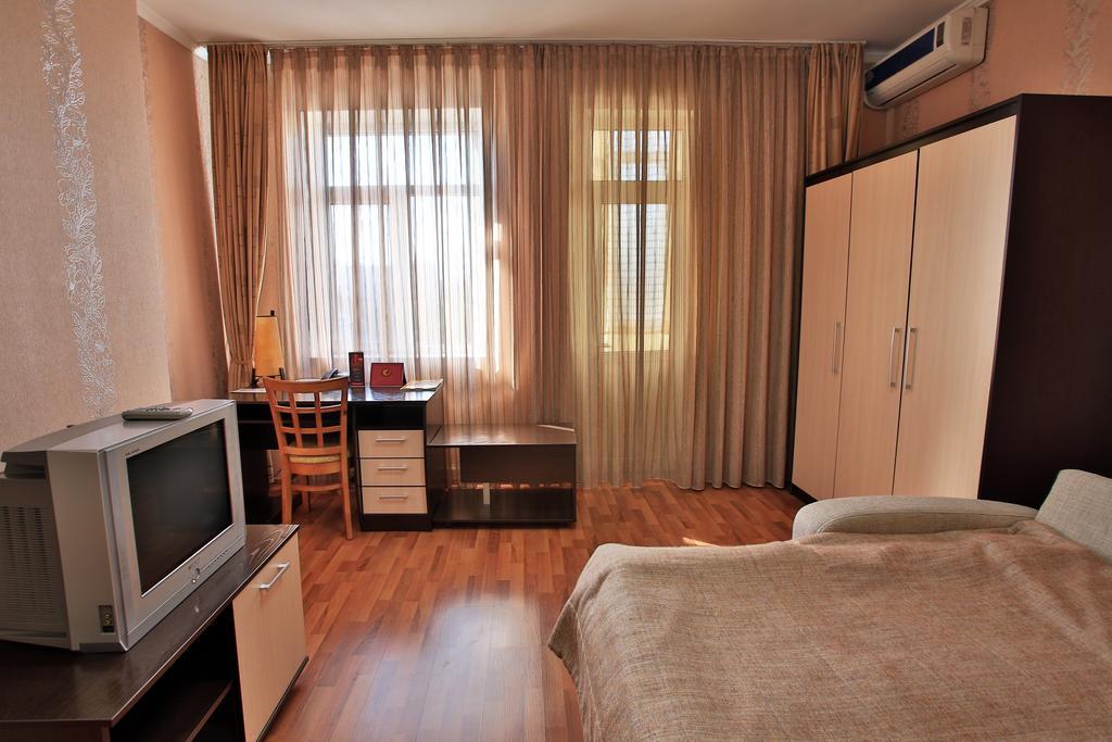 Golden Dragon Aparthotel 비슈케크 외부 사진
