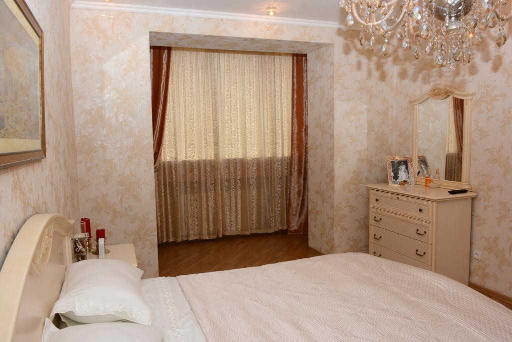 Golden Dragon Aparthotel 비슈케크 외부 사진