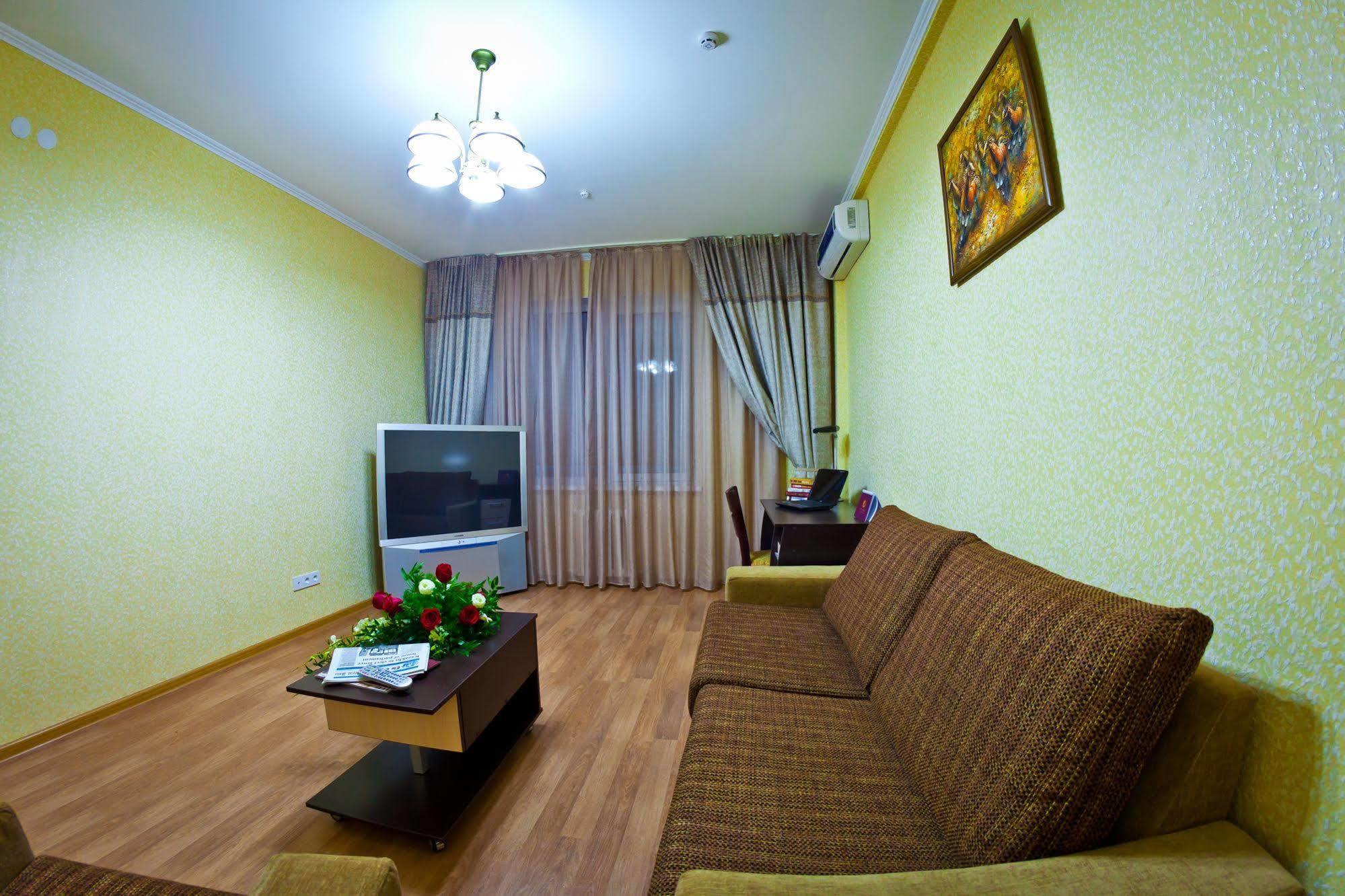 Golden Dragon Aparthotel 비슈케크 외부 사진